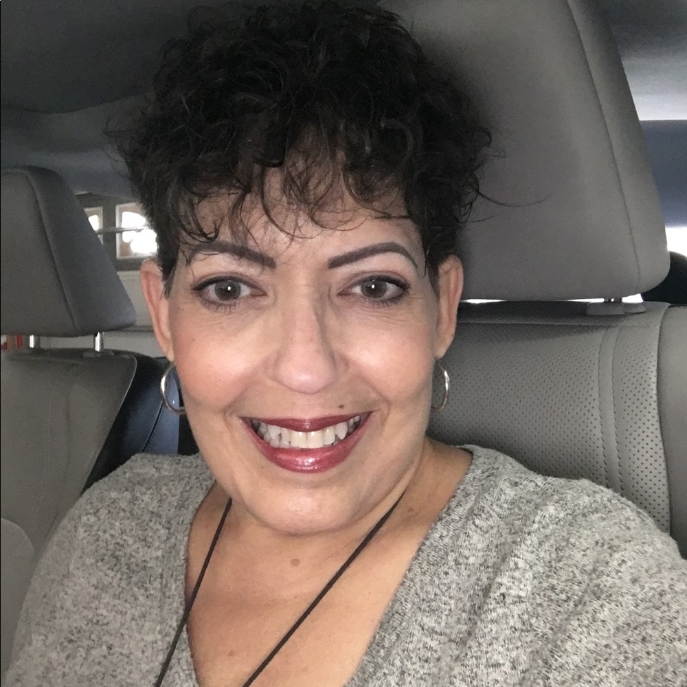 Meet your Posher, Maria elena